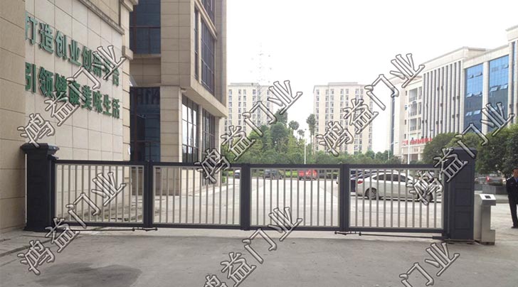 重慶江津區(qū)工業(yè)懸浮折疊門